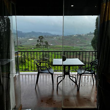Bed and Breakfast The Wooden Springs Ooty Esterno foto