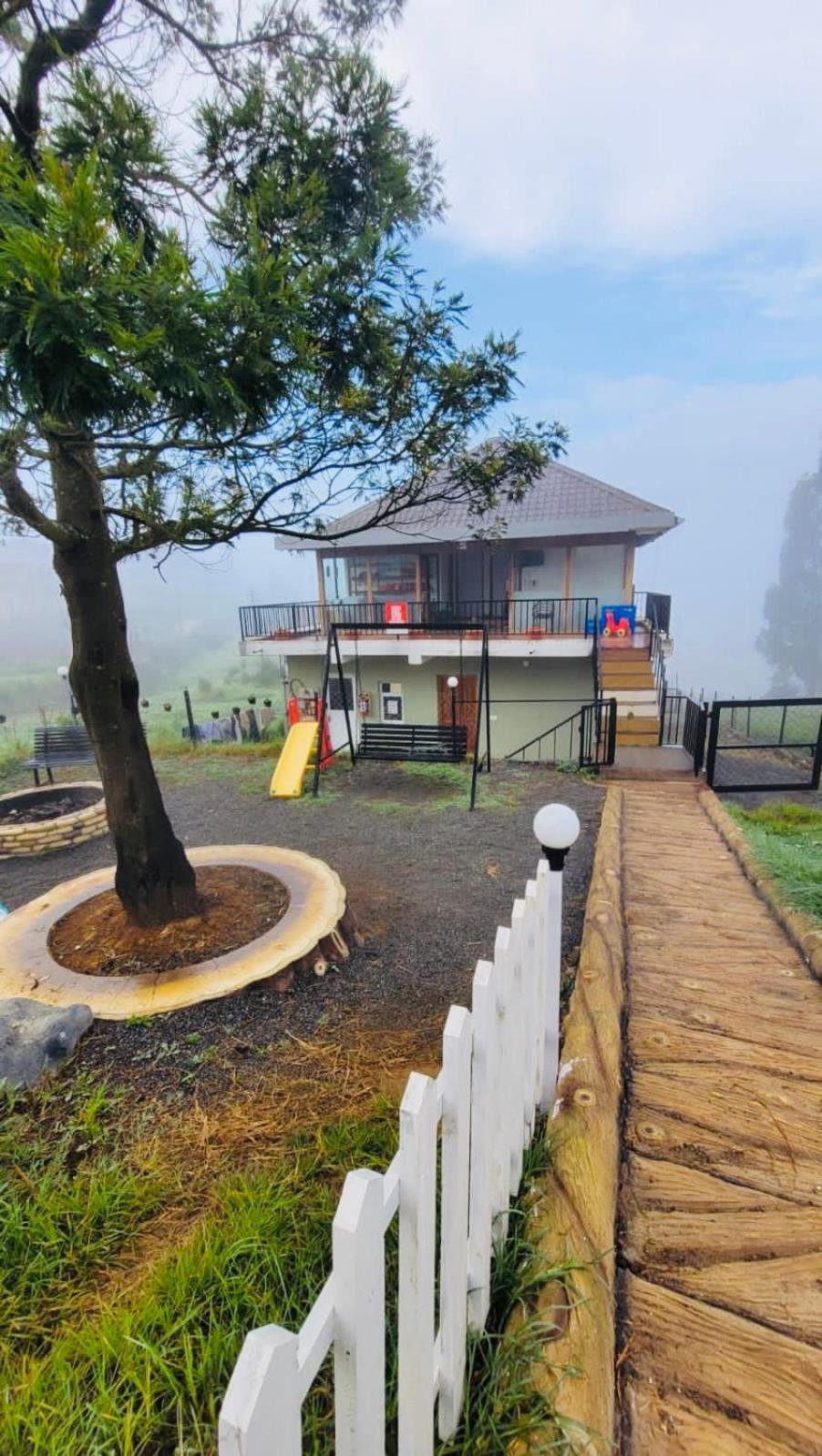 Bed and Breakfast The Wooden Springs Ooty Esterno foto