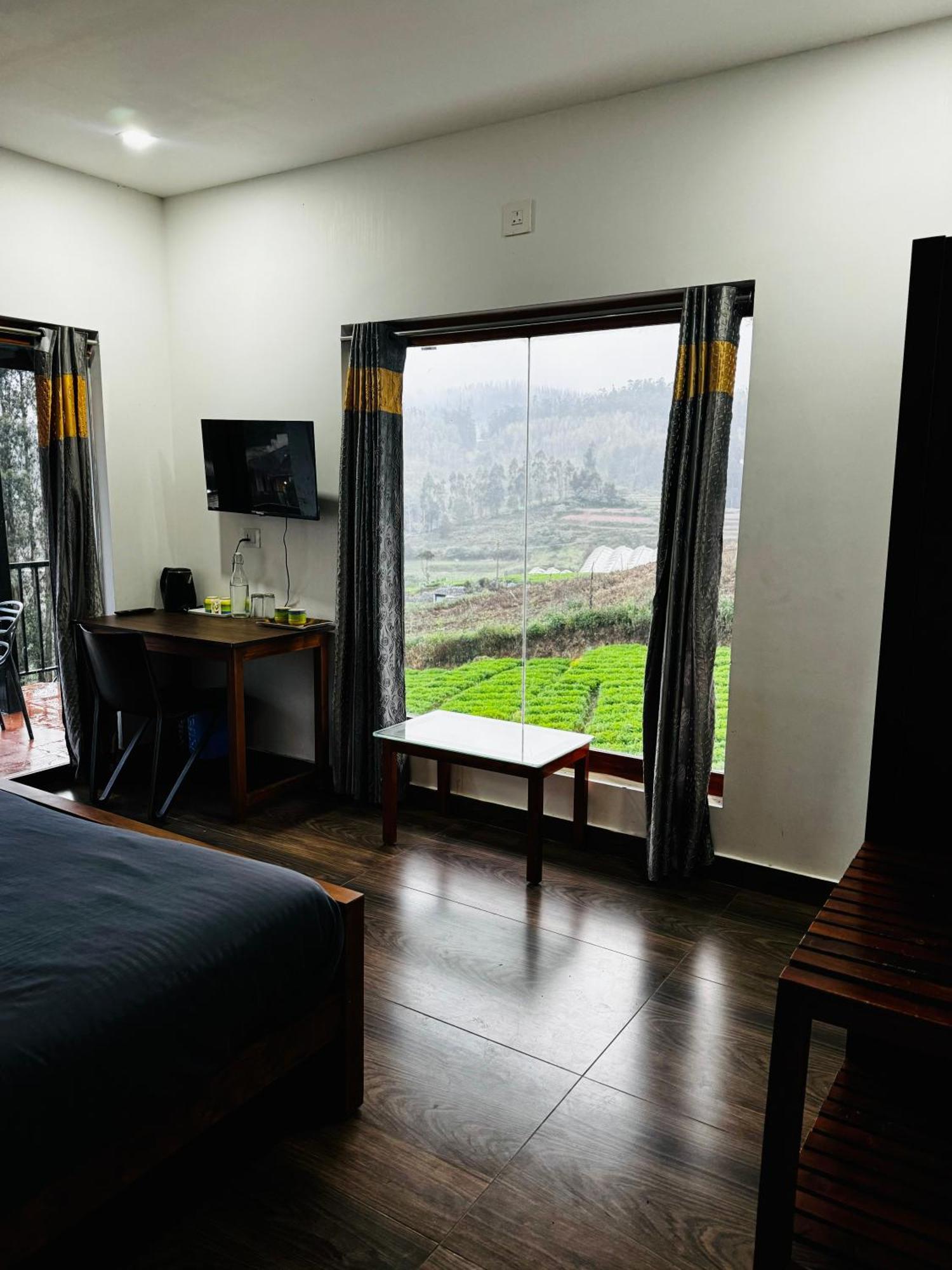 Bed and Breakfast The Wooden Springs Ooty Esterno foto
